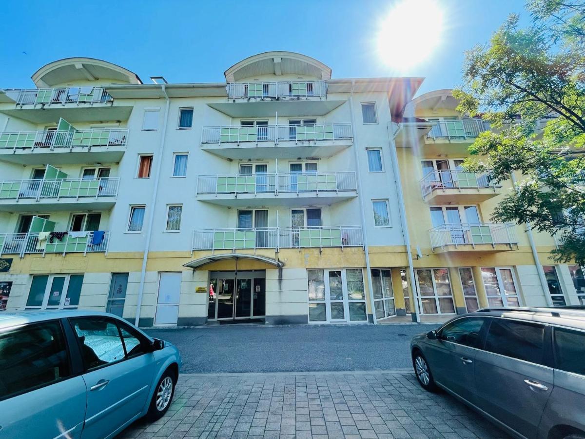 Joy Apartman Zalakaros Buitenkant foto